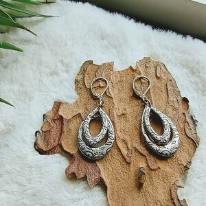 VTG Premier Designs silver tone double engraved oval hoop earrings, business